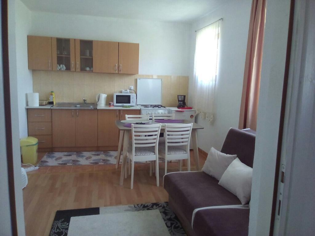 Apartman Jezerce 71 Appartement Buitenkant foto