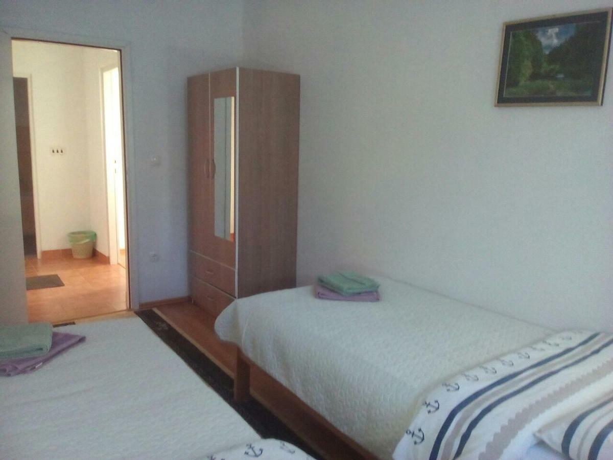 Apartman Jezerce 71 Appartement Buitenkant foto