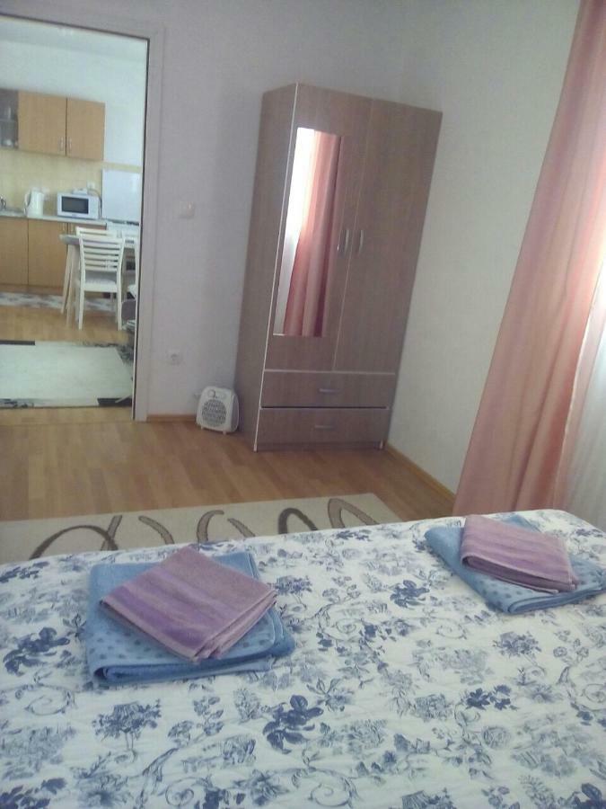 Apartman Jezerce 71 Appartement Buitenkant foto